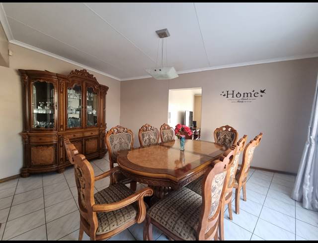 4 BEDROOM HOUSE FOR SALE IN THREE RIVERS EAST
